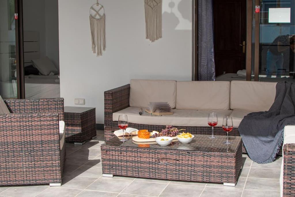 Casa Marlay Spacious, Heated Pool, Bbq & Fast Wi-Fi Only 15 Minutes Walk To Town Playa Blanca  Extérieur photo