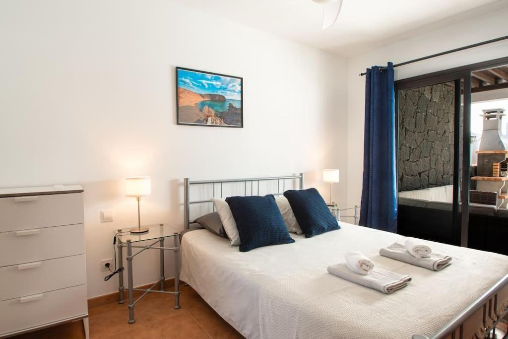 Casa Marlay Spacious, Heated Pool, Bbq & Fast Wi-Fi Only 15 Minutes Walk To Town Playa Blanca  Extérieur photo