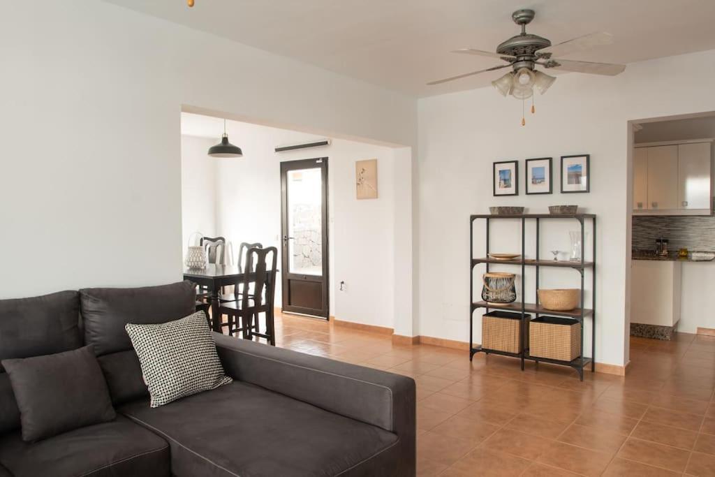 Casa Marlay Spacious, Heated Pool, Bbq & Fast Wi-Fi Only 15 Minutes Walk To Town Playa Blanca  Extérieur photo