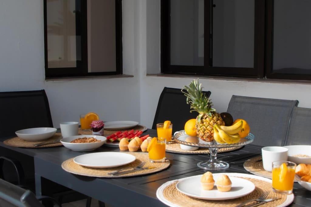 Casa Marlay Spacious, Heated Pool, Bbq & Fast Wi-Fi Only 15 Minutes Walk To Town Playa Blanca  Extérieur photo
