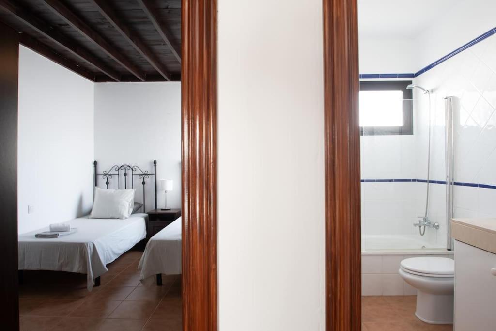 Casa Marlay Spacious, Heated Pool, Bbq & Fast Wi-Fi Only 15 Minutes Walk To Town Playa Blanca  Extérieur photo
