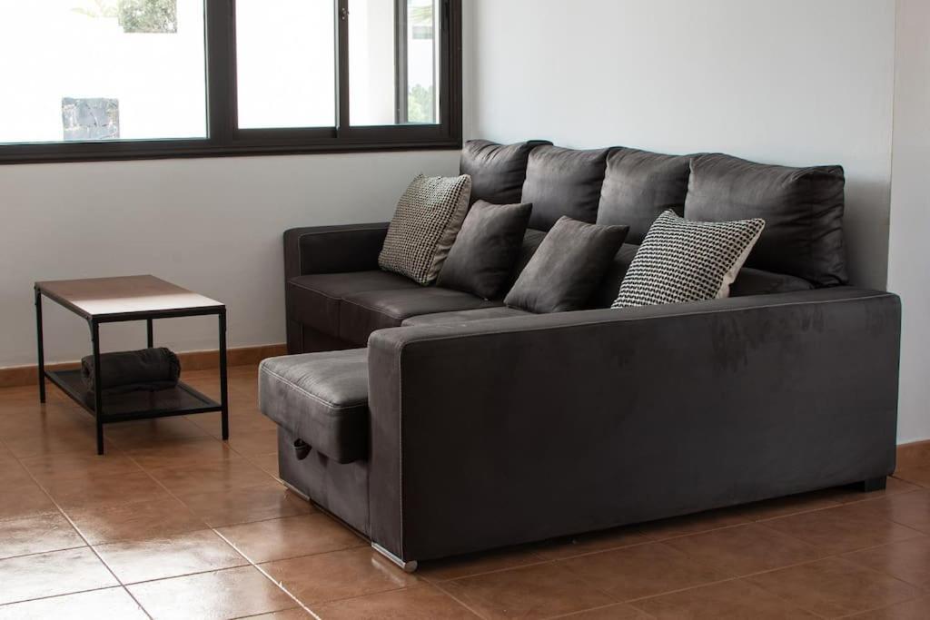 Casa Marlay Spacious, Heated Pool, Bbq & Fast Wi-Fi Only 15 Minutes Walk To Town Playa Blanca  Extérieur photo