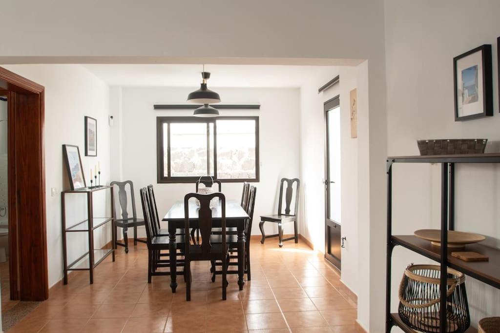 Casa Marlay Spacious, Heated Pool, Bbq & Fast Wi-Fi Only 15 Minutes Walk To Town Playa Blanca  Extérieur photo