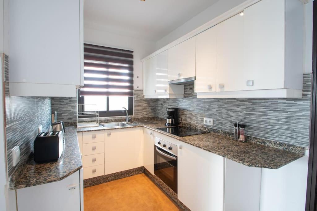 Casa Marlay Spacious, Heated Pool, Bbq & Fast Wi-Fi Only 15 Minutes Walk To Town Playa Blanca  Extérieur photo
